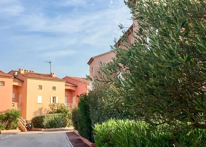 Lägenhet Les Jardins De La Nartelle By Interhome