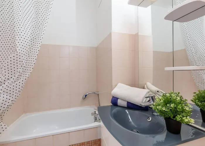 Apartment Les Jardins De La Nartelle By Interhome Sainte-Maxime